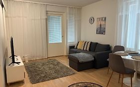 Cozy Aparment With Sauna Nearby Airport
